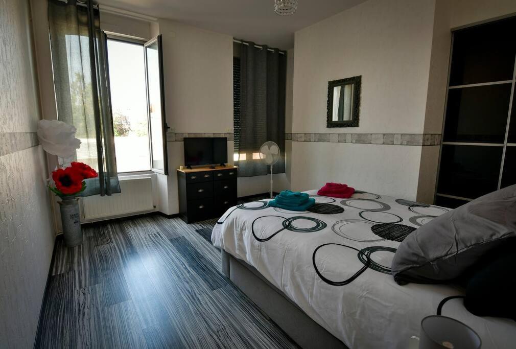 Grand Appartement De Haut Standing En Centre-Ville Montlucon Exterior photo